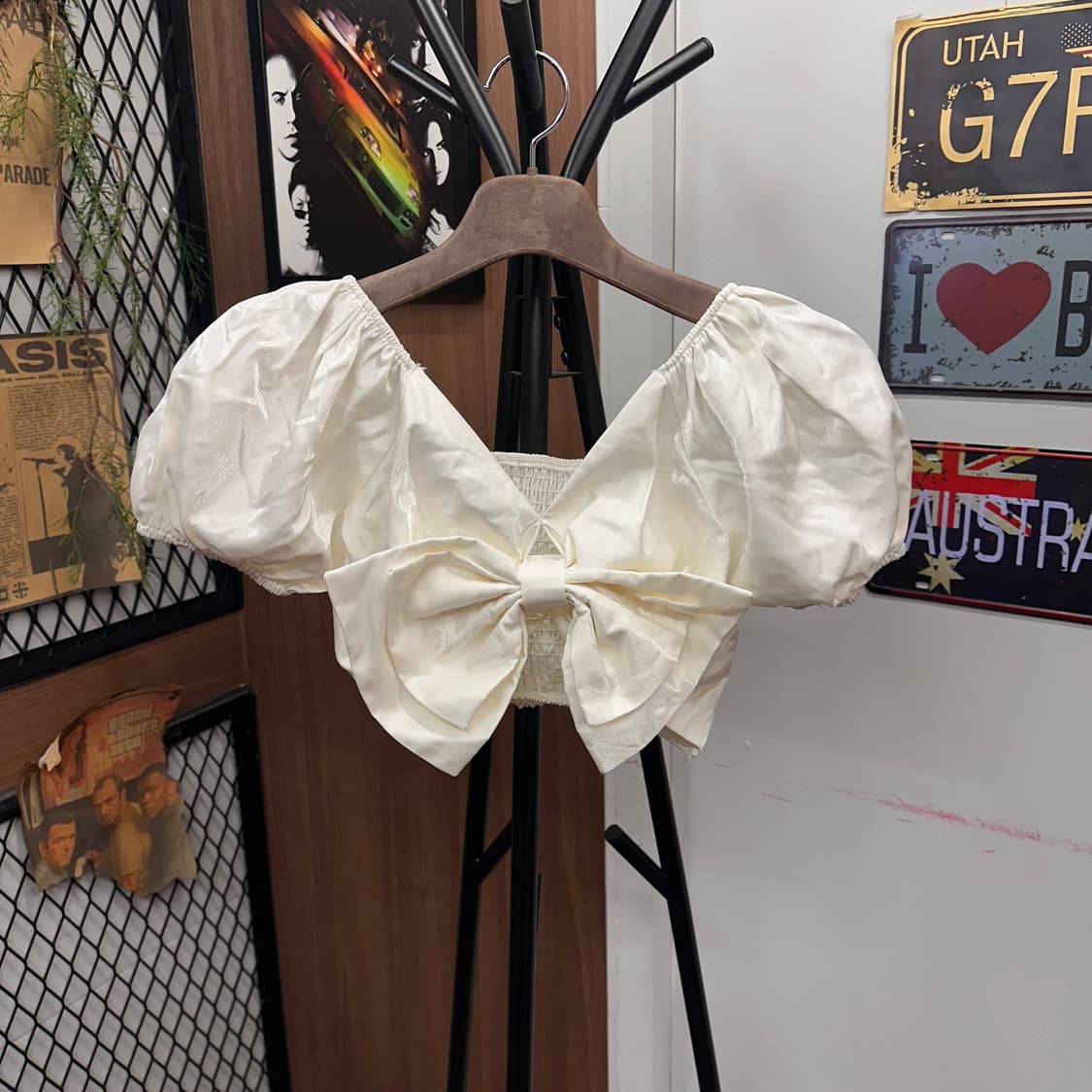 Ivory Big Ribbon Off-Shoulder Top  상품이미지1