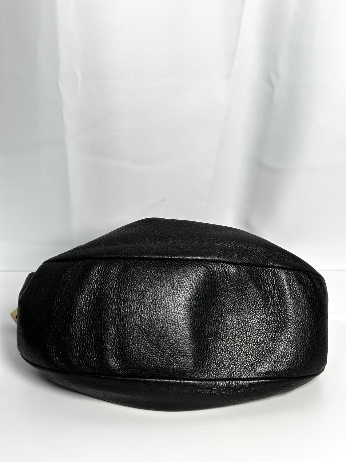 Chanel 블랙 레더 호보 숄더백 상품이미지7