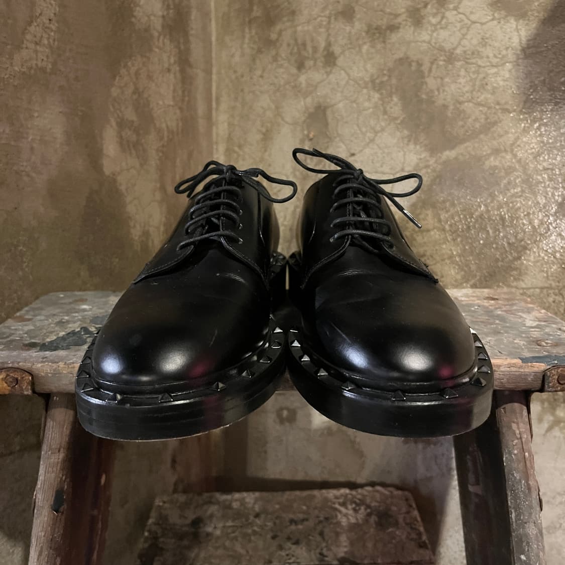 발렌티노 락스터드 블랙 더비 슈즈 상품이미지2