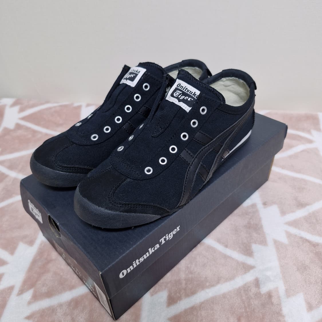 [245] 오니츠카 타이거 멕시코 66 슬립 온 블랙 상품이미지1