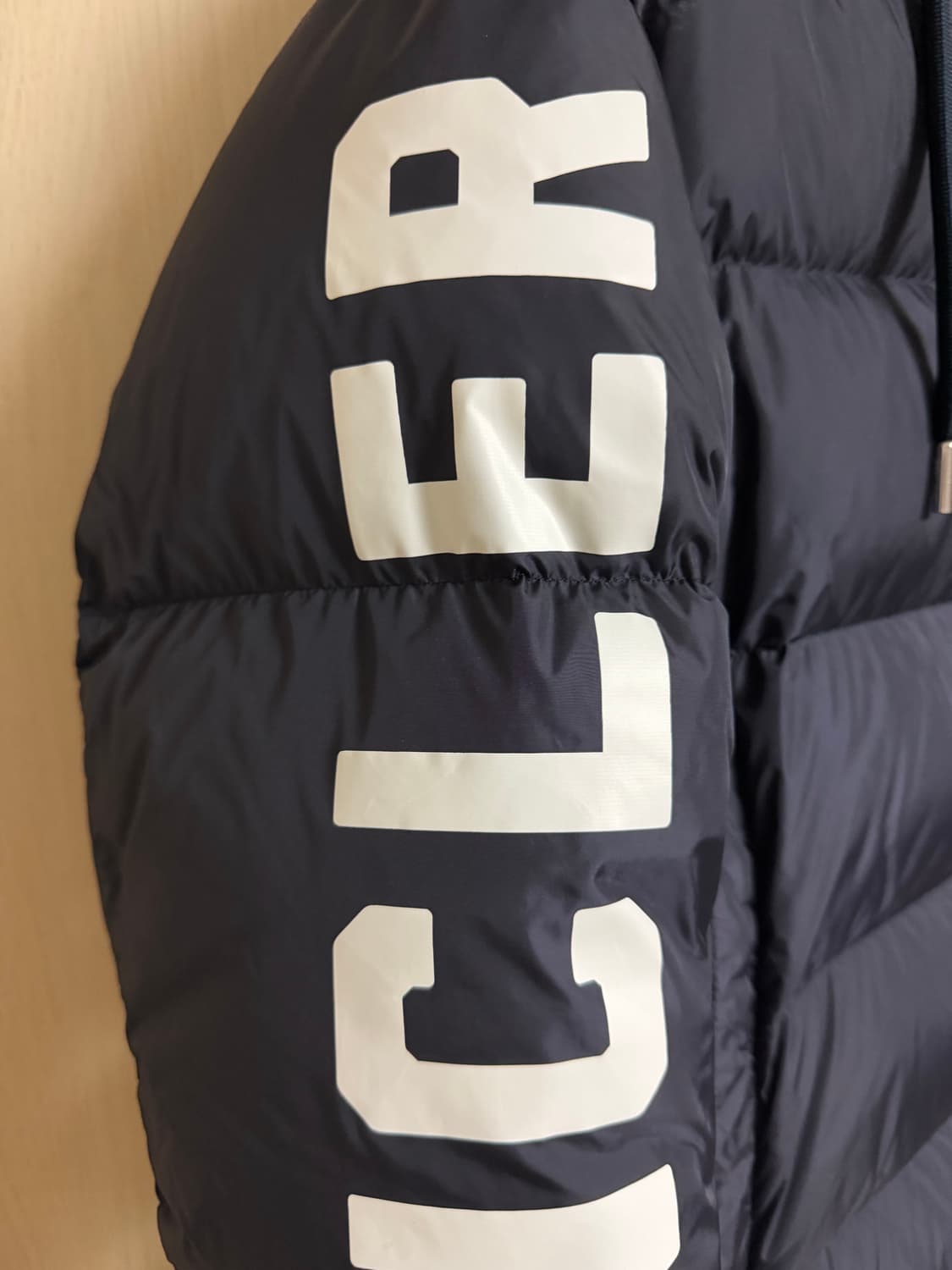 몽클레어 몬체니시오 패딩 상품이미지4