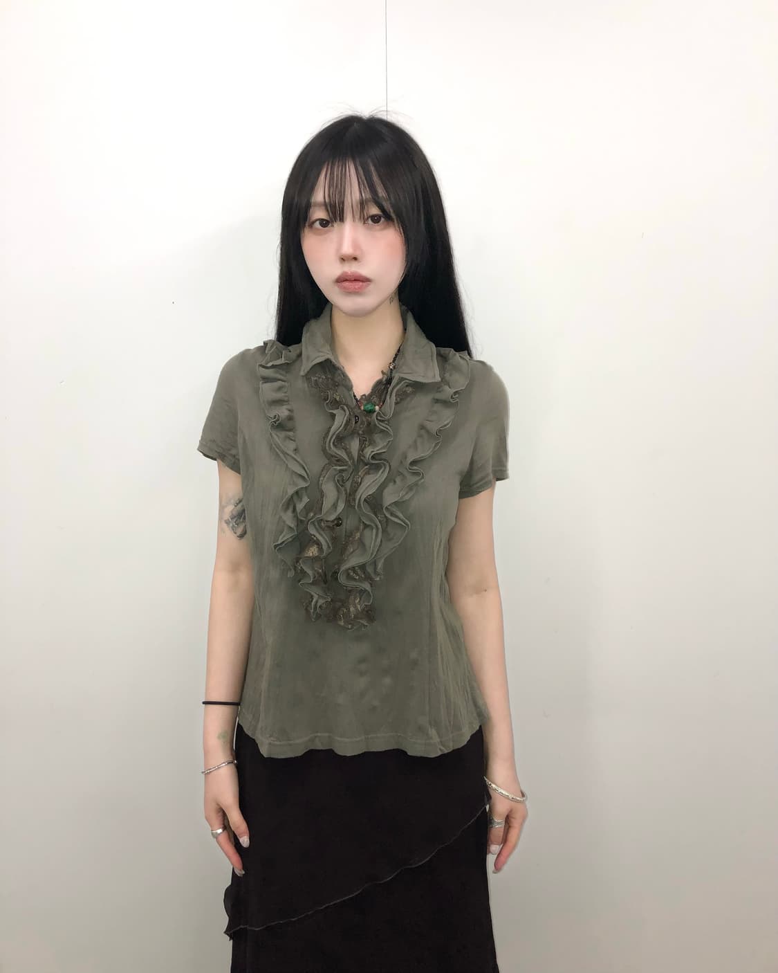 카키 프릴 플라워 탑 상품이미지3