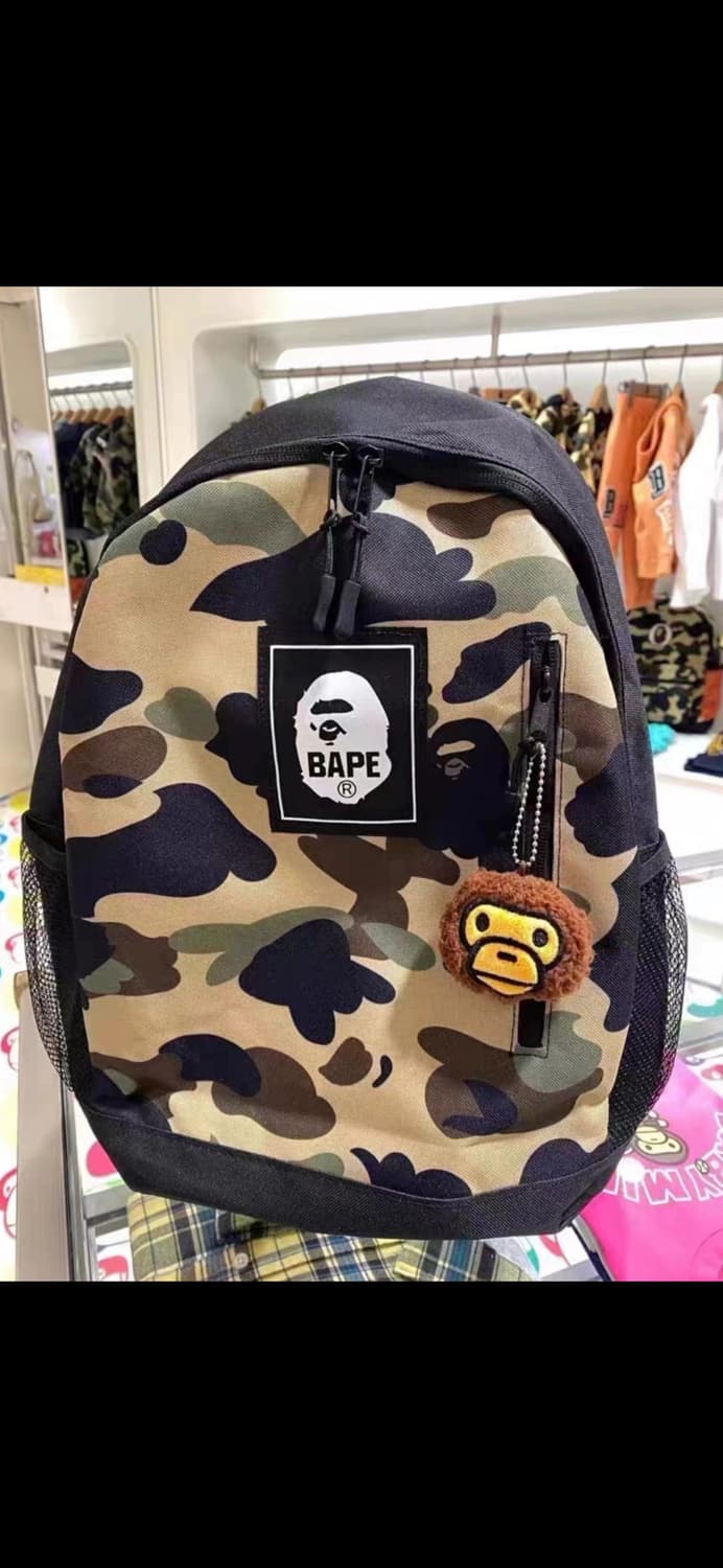 베이프 백팩 + 베이프 마일로 키링 상품이미지1