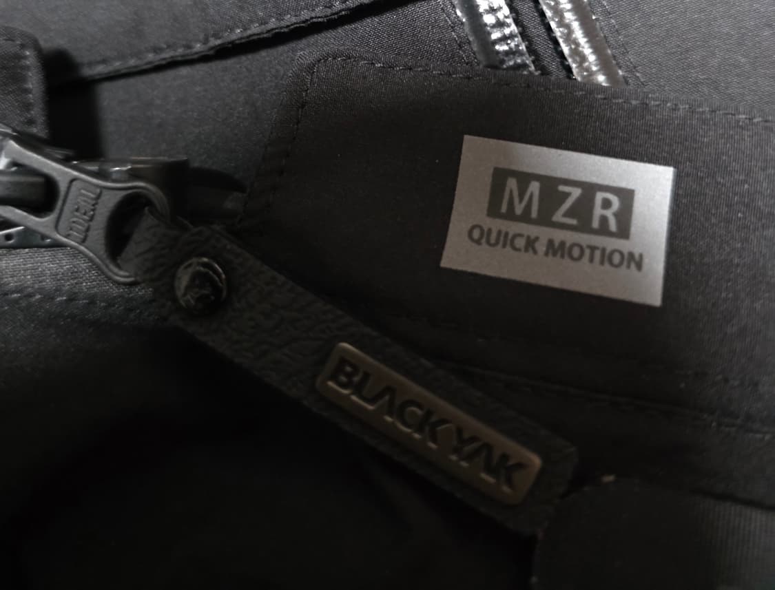 블랙야크 엣지 스톰 구스다운 롱패딩. 
싸이즈 100.  한정판 상품이미지8