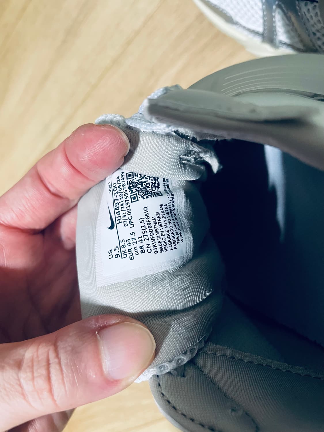 나이키 v2k 런테크 서밋화이트 메탈릭실버 275 상품이미지3