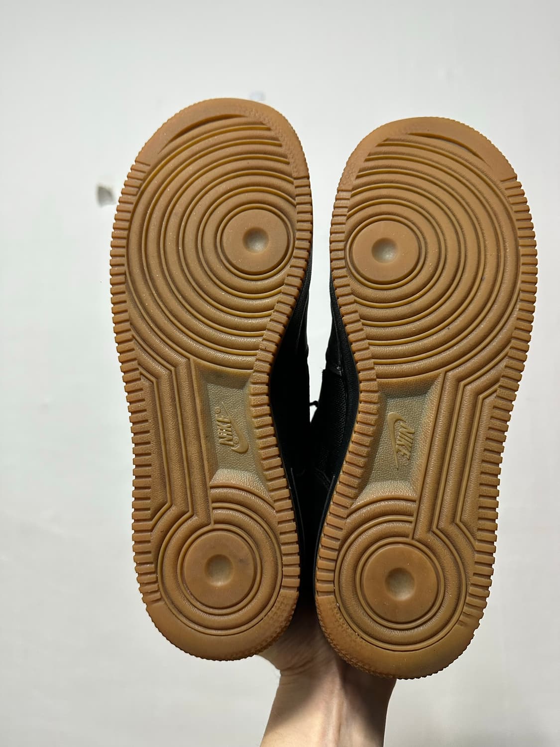 나이키 에어포스 1 고어텍스 블랙 라이트 카본 상품이미지6