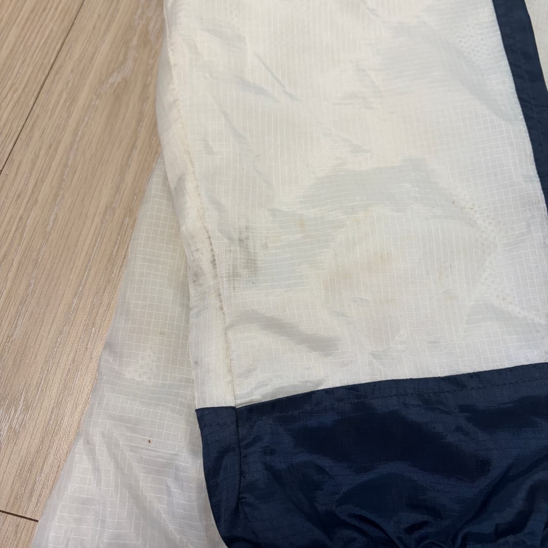 나이키 90s 올드스쿨 바스킷로고 화이트 바람막이 상품이미지5