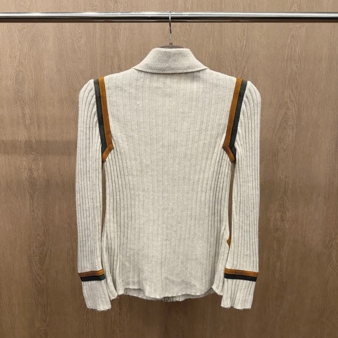 빈티지 와이드 카라넥 니트 집업 슬림 실루엣 심플 리브 디테일 아이보리 상품이미지3