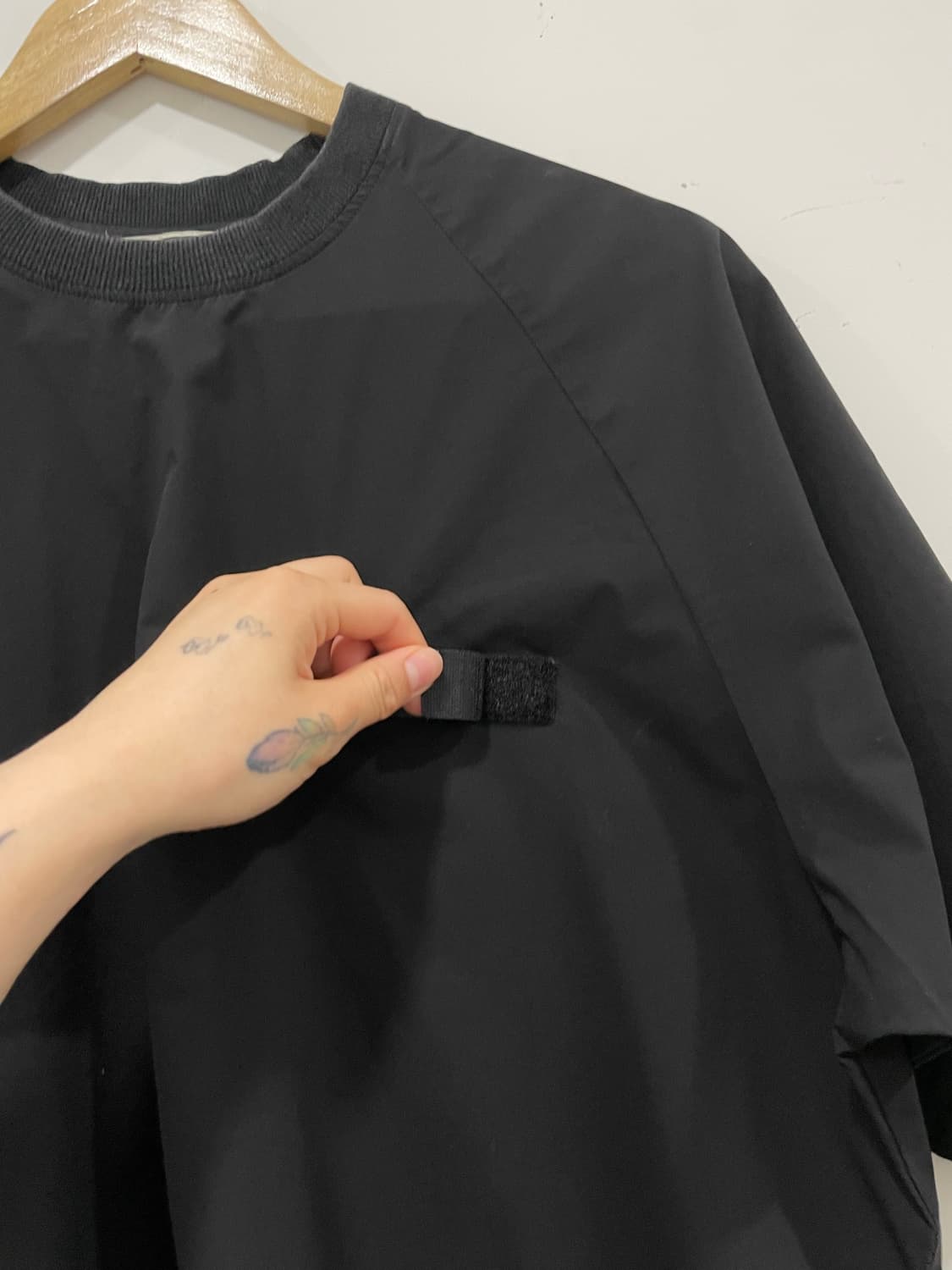 Onitsuka Tiger 오니츠카 타이거 벨크로패치 로고 반팔티셔츠 상품이미지7