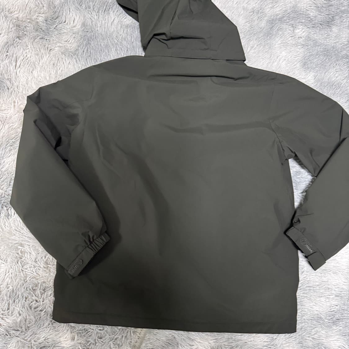 몽벨 카키 바람막이 105 사이즈  상품이미지5