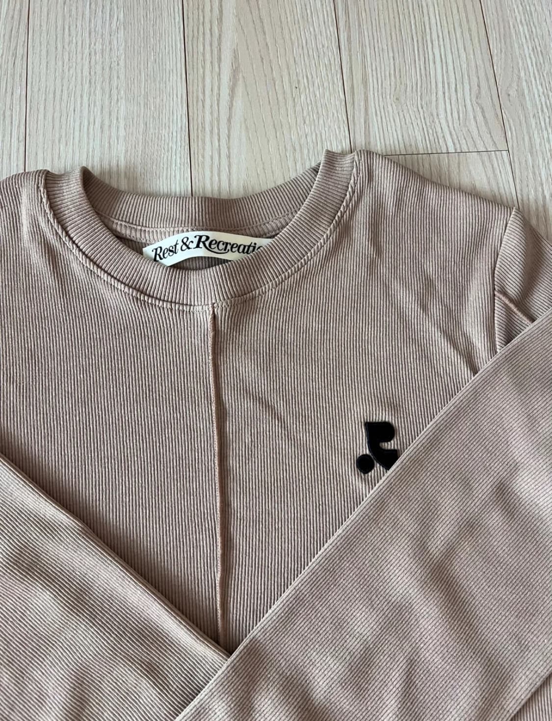 레스트앤레크레이션 긴팔 티셔츠 베이지컬러 상품이미지1