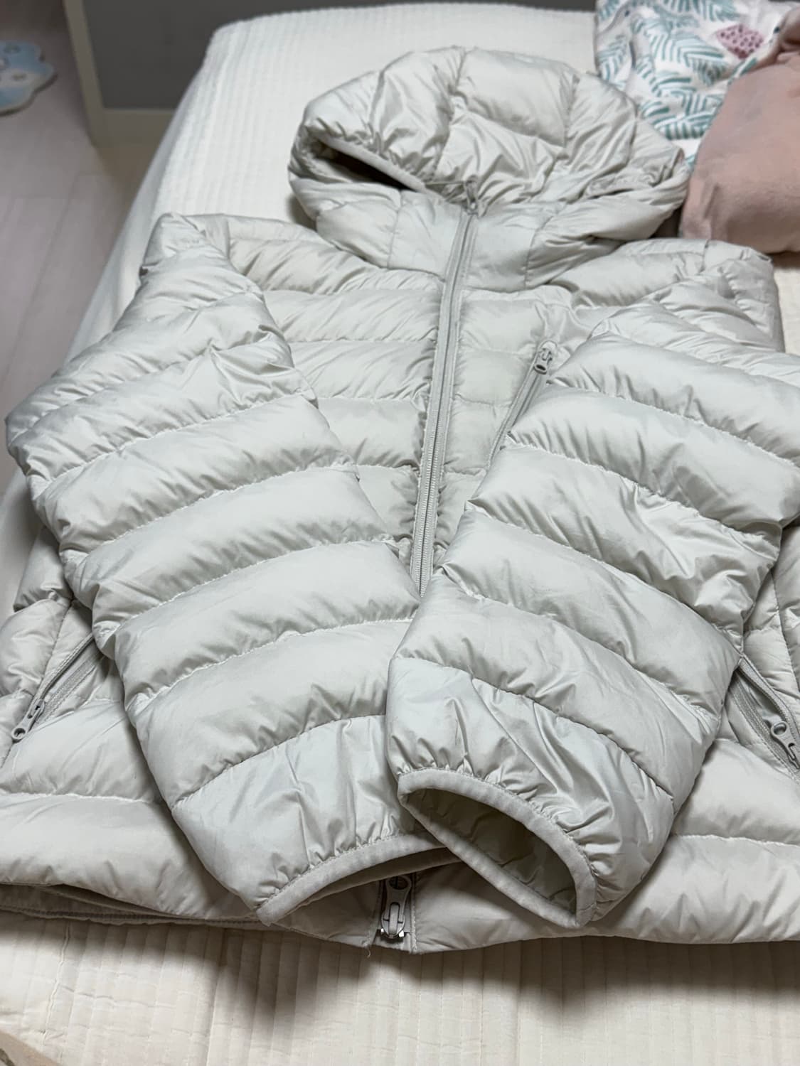 [스톤화이트,우먼M]무신사 스탠다드 시티 레저 우먼즈 후디드 라이트 다운 상품이미지1