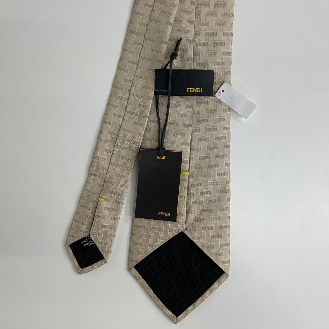 (택달린 미사용품 ) 펜디 영문 모노그램 FENDI 정품넥타이 명품 상품이미지3