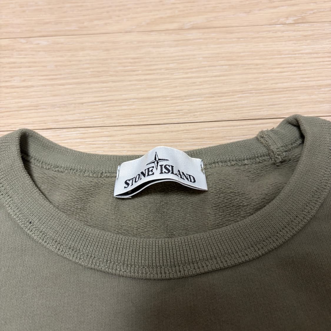 스톤 아일랜드 올리브 그린 맨투맨  상품이미지4