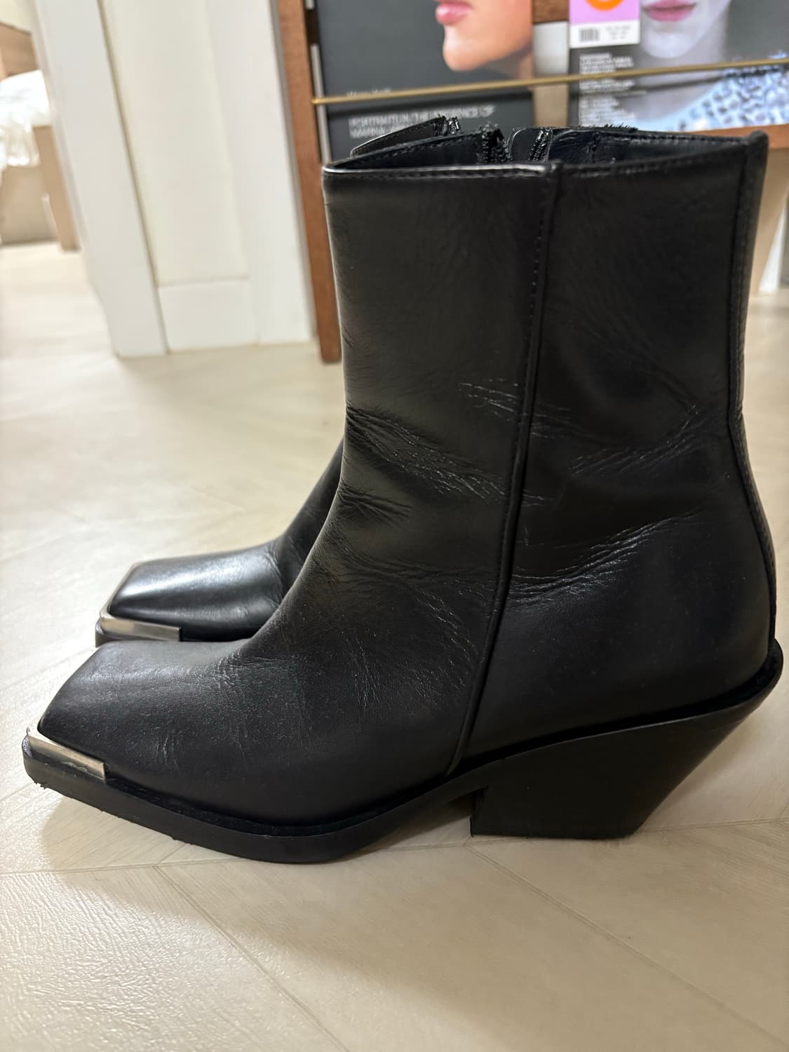 아크네스튜디오 스퀘어토 앵클 부츠 36 / 240 상품이미지2