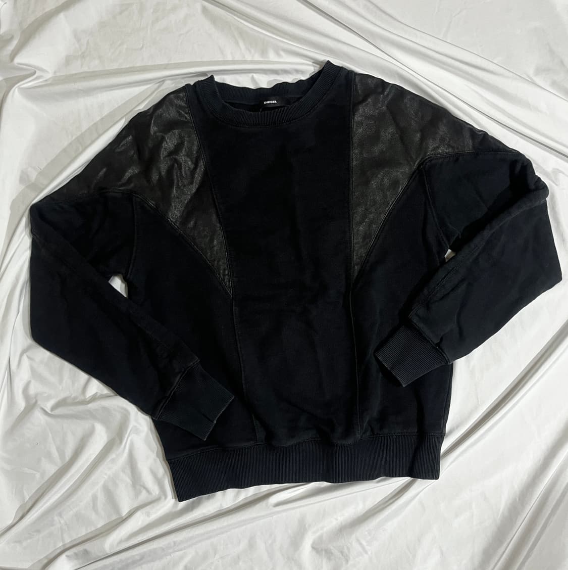 디젤 램 스킨 양가죽 포인트 맨투맨 상품이미지1