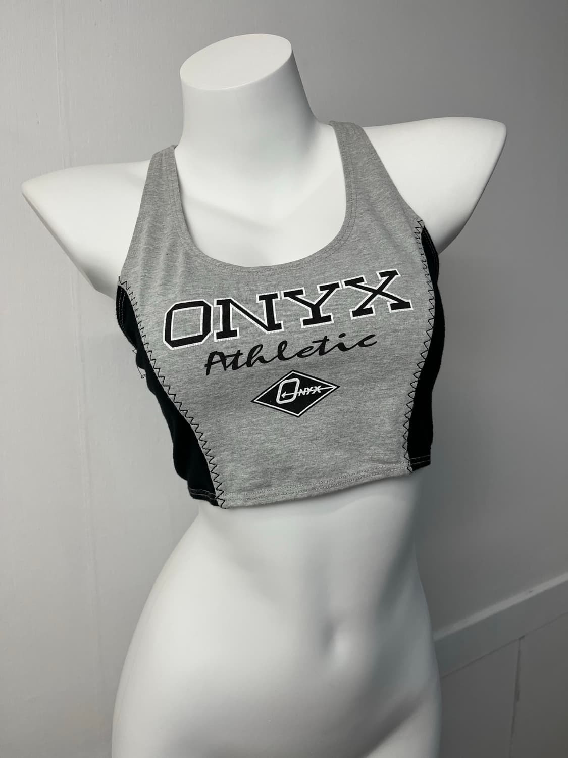 ONYX 그레이 크롭 나시 상품이미지1