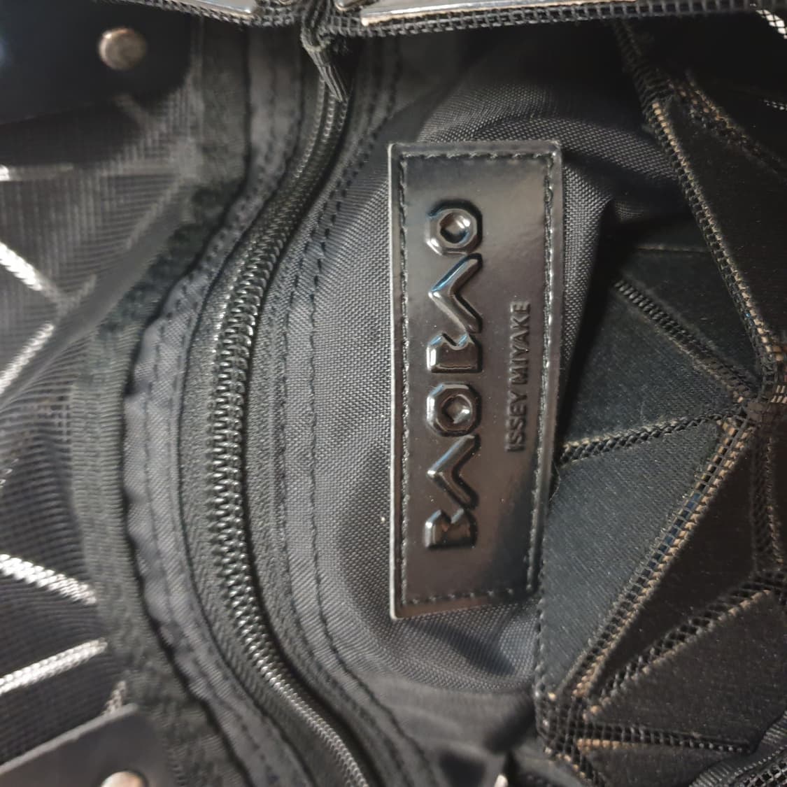 정품) 바오바오 블랙 루센트백  상품이미지9