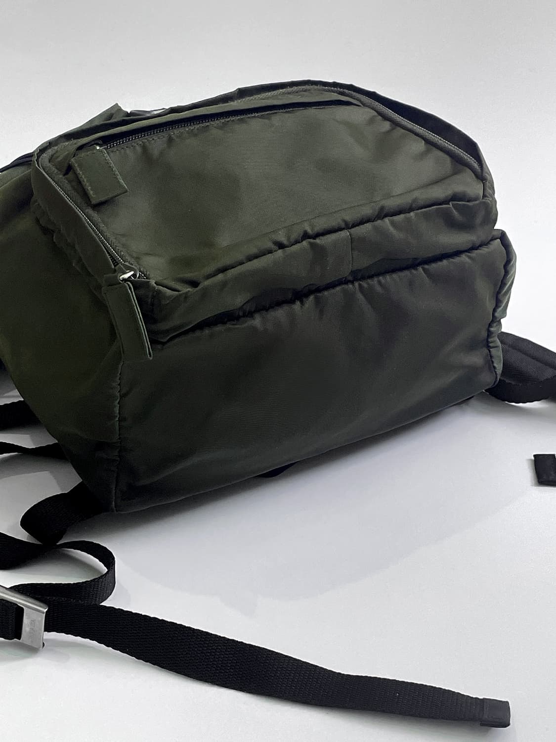 [할인] 프라다 포코노 원버클 백팩 판매합니다. 상품이미지9