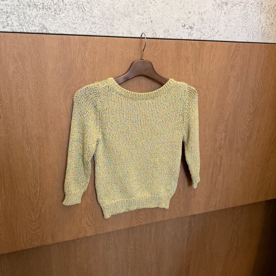 랑방 라운드넥 니트 7부 소매 디테일 슬림핏 옐로우 상품이미지2