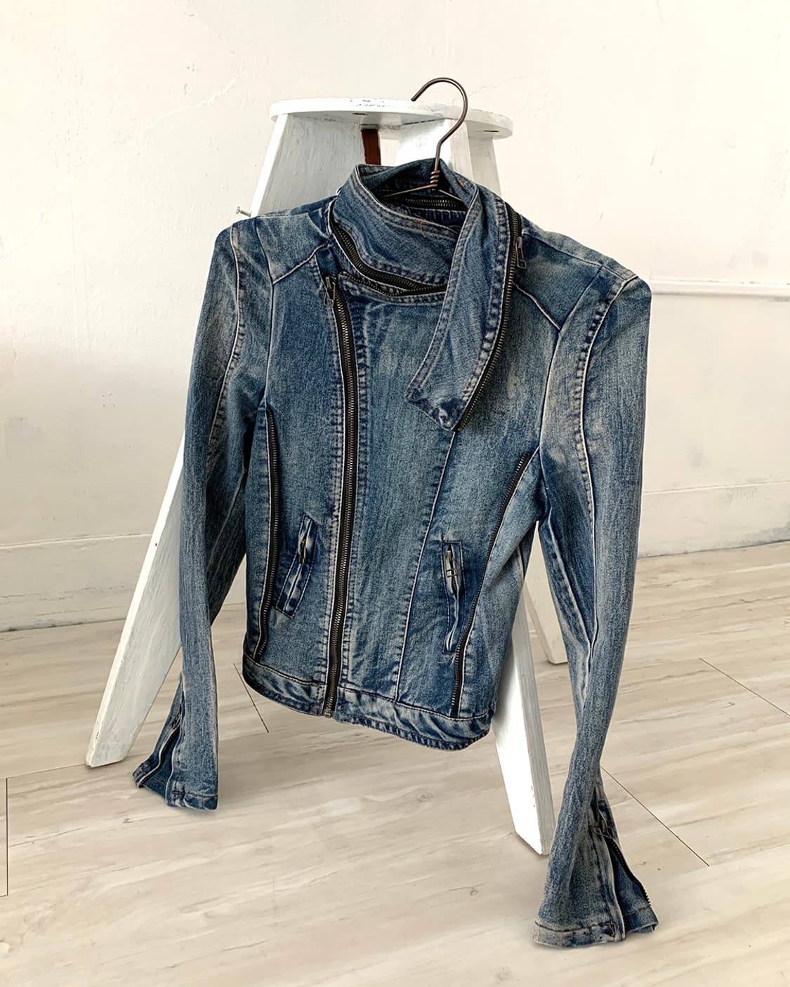 Y2K Collared zip-detail denim jacket 상품이미지1