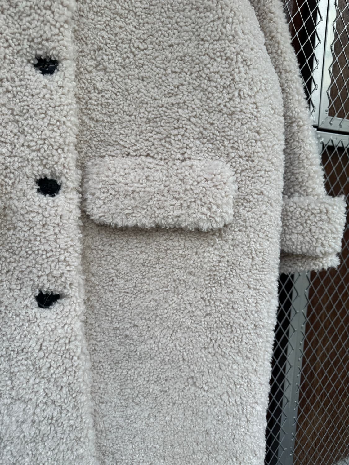 언앤써드미스테리 가죽 뽀글이 롱 덤플 코트 F 상품이미지2