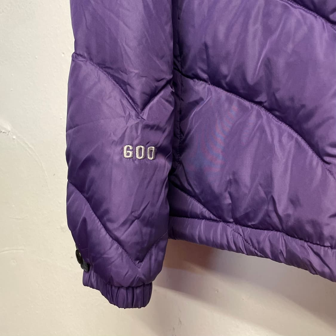 노스페이스 (우먼) 600필 V 라인 구스다운 패딩 자켓    상품이미지4