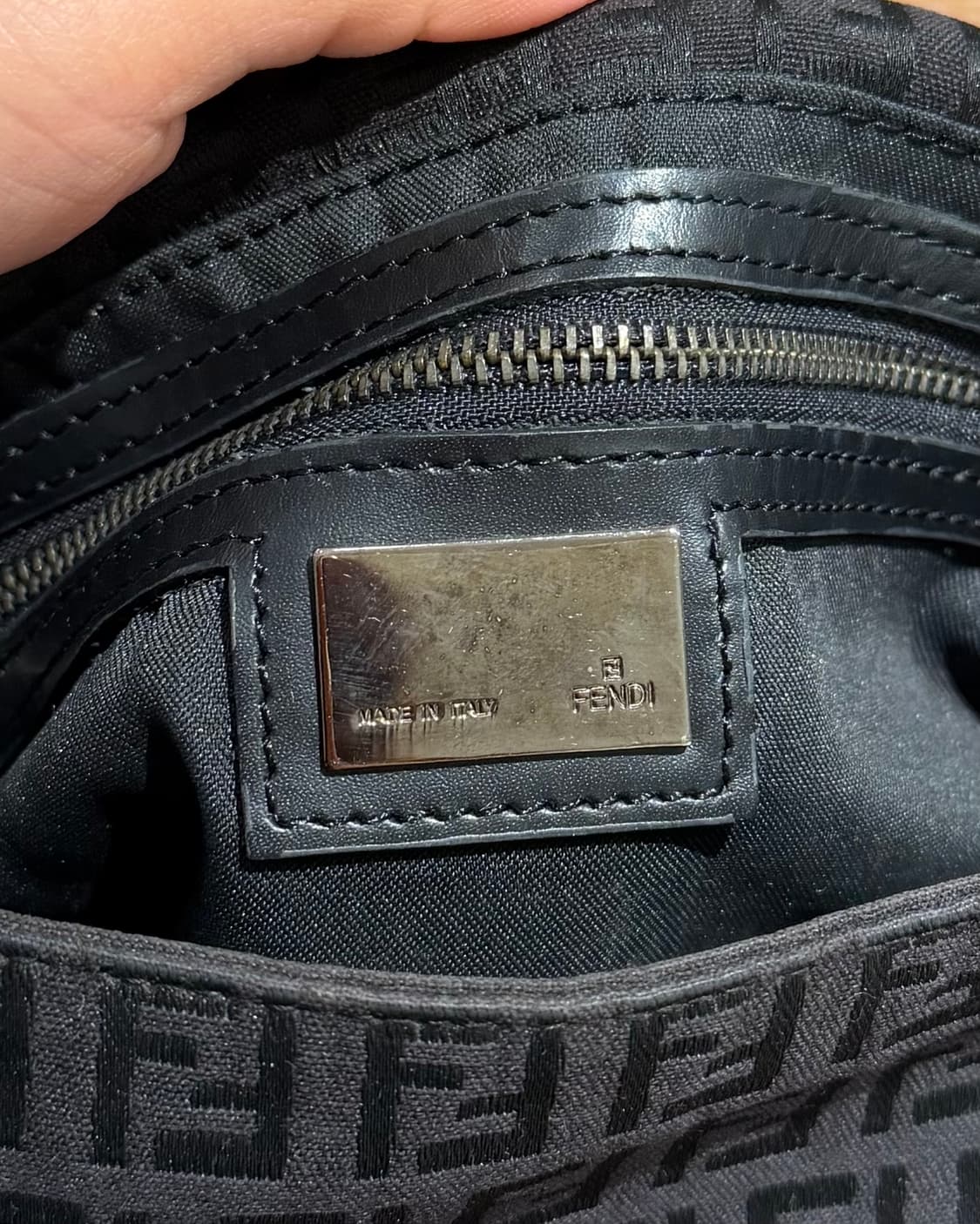 펜디 다크브라운 주키노 바게트 백 상품이미지8