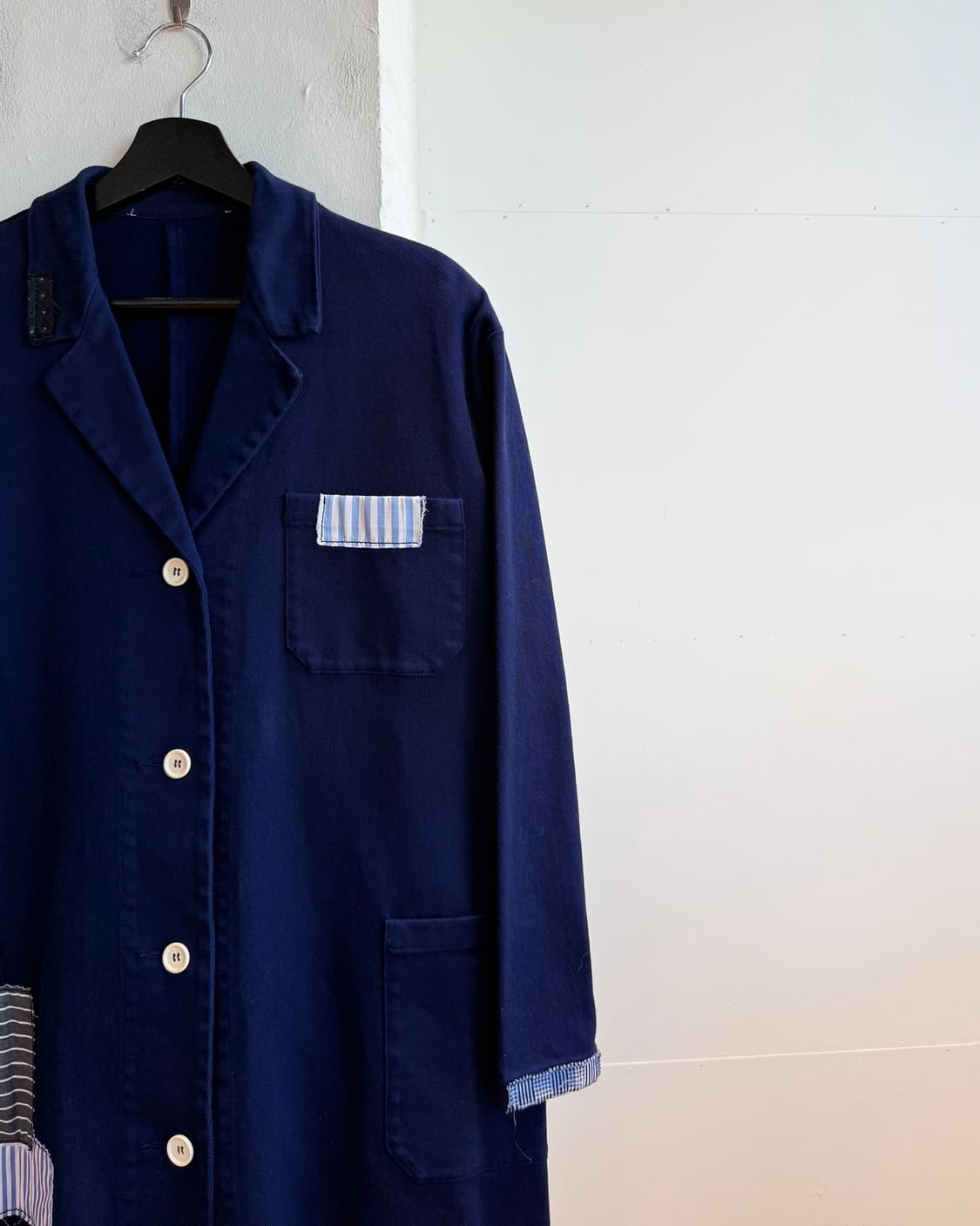 avn 네이비 패치워크 디테일 코트  상품이미지5