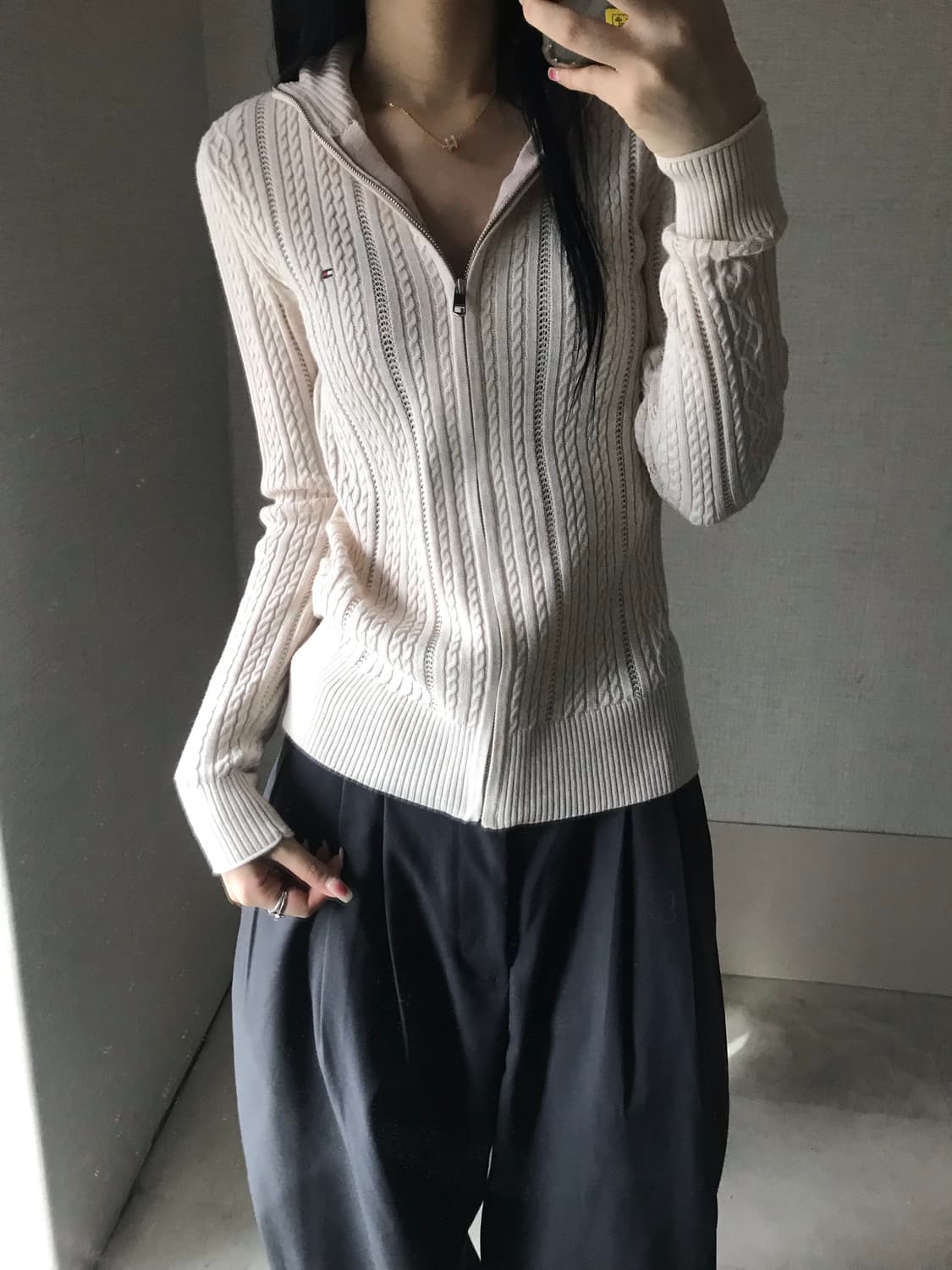 타미힐피거 아이보리 딱붙핏 니트집업 상품이미지2