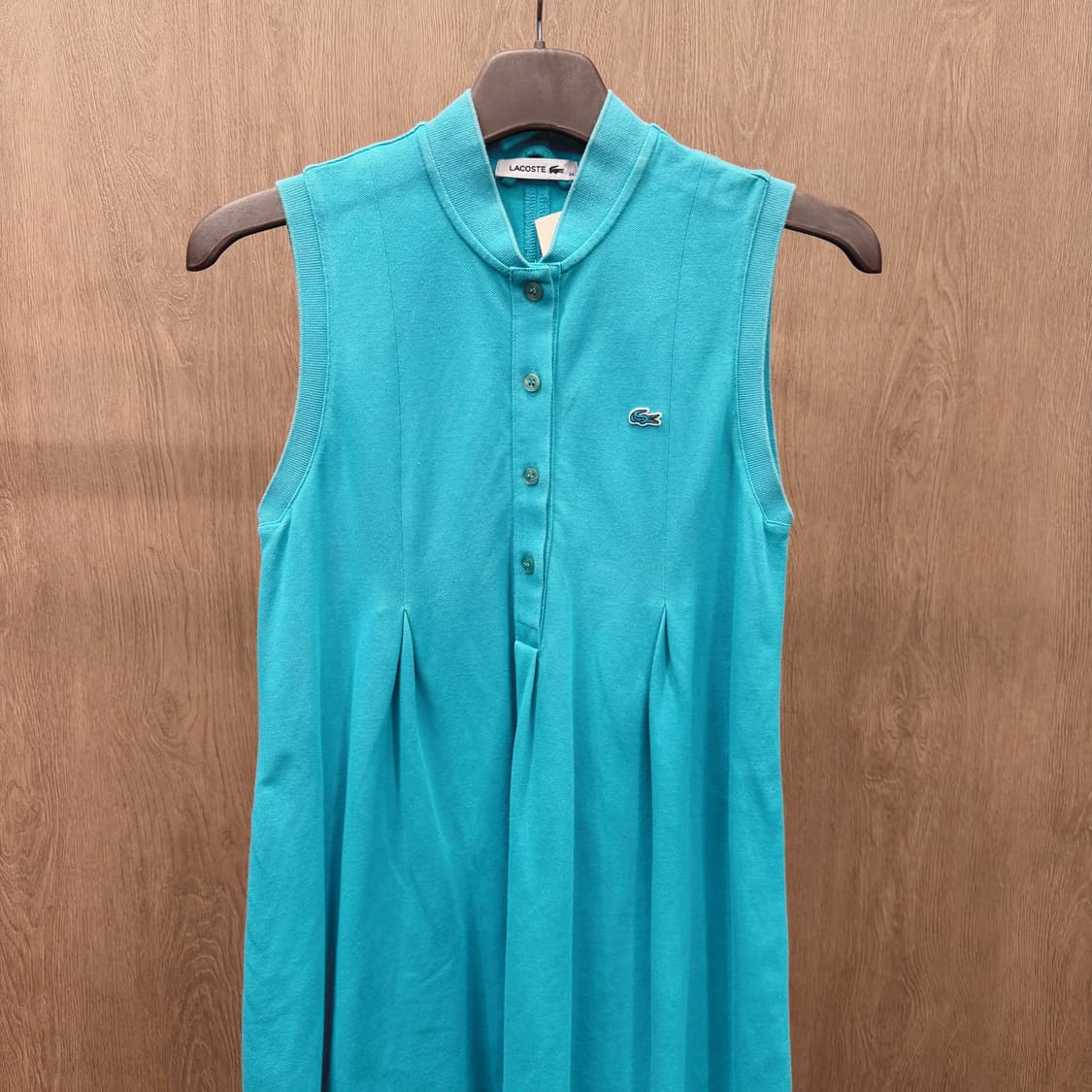 라코스테 슬리브리스 피케 원피스 로고 자수 핀턱 플리츠 버튼 디테일 민트 상품이미지4