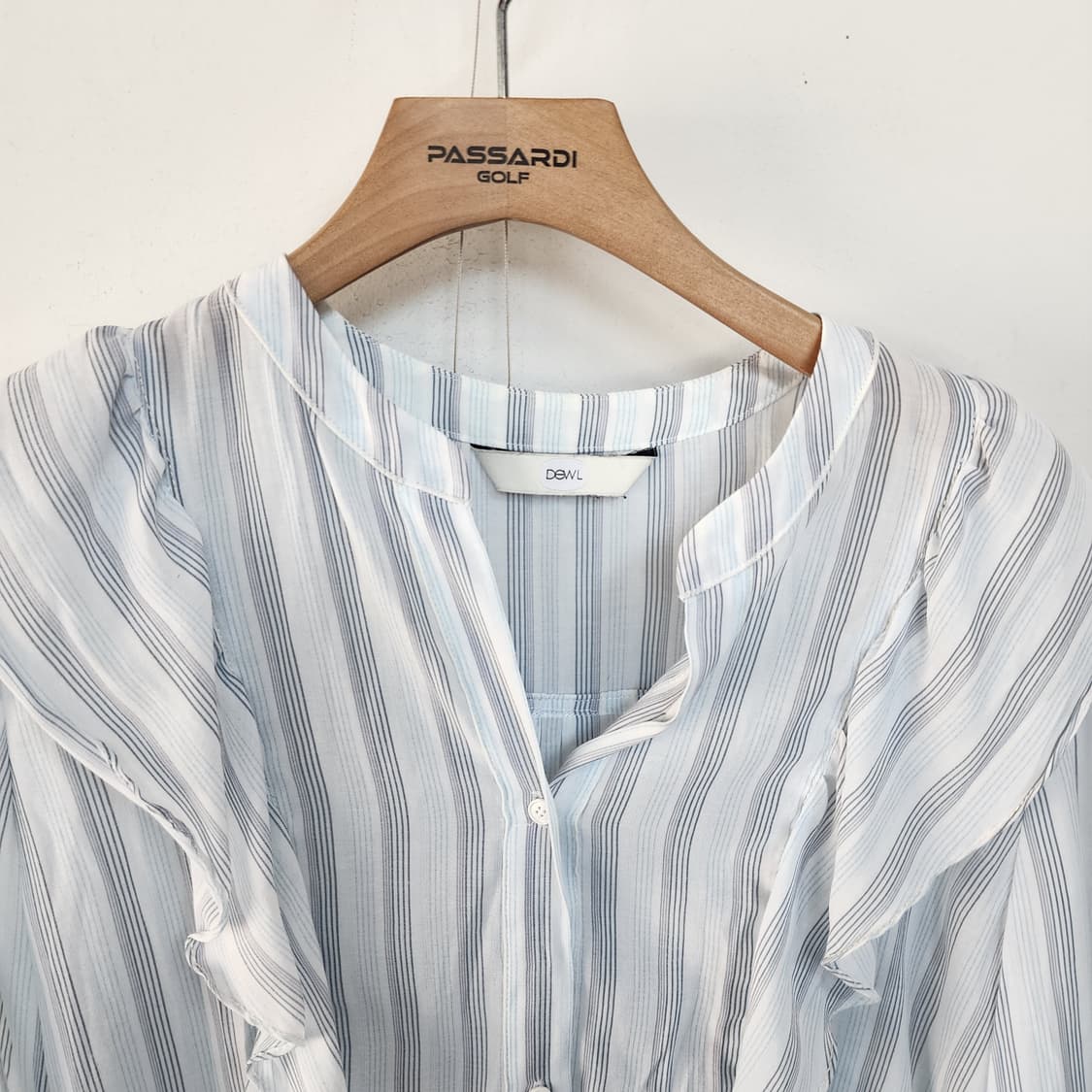 듀엘 DEWL 스트라이프 프릴 블라우스 상품이미지2