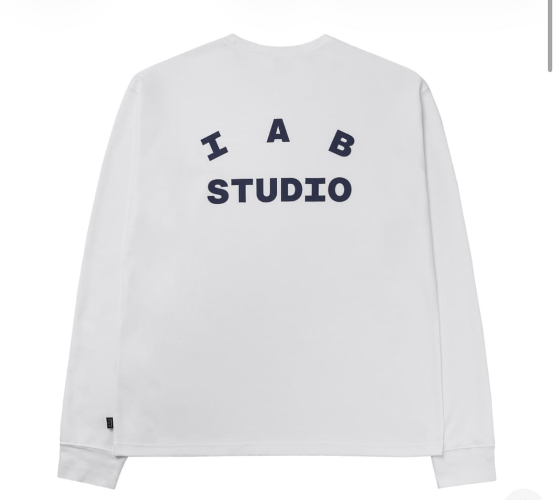 [M-L] 아이앱 스튜디오 백로고 화이트 네이비 롱슬리브 상품이미지1