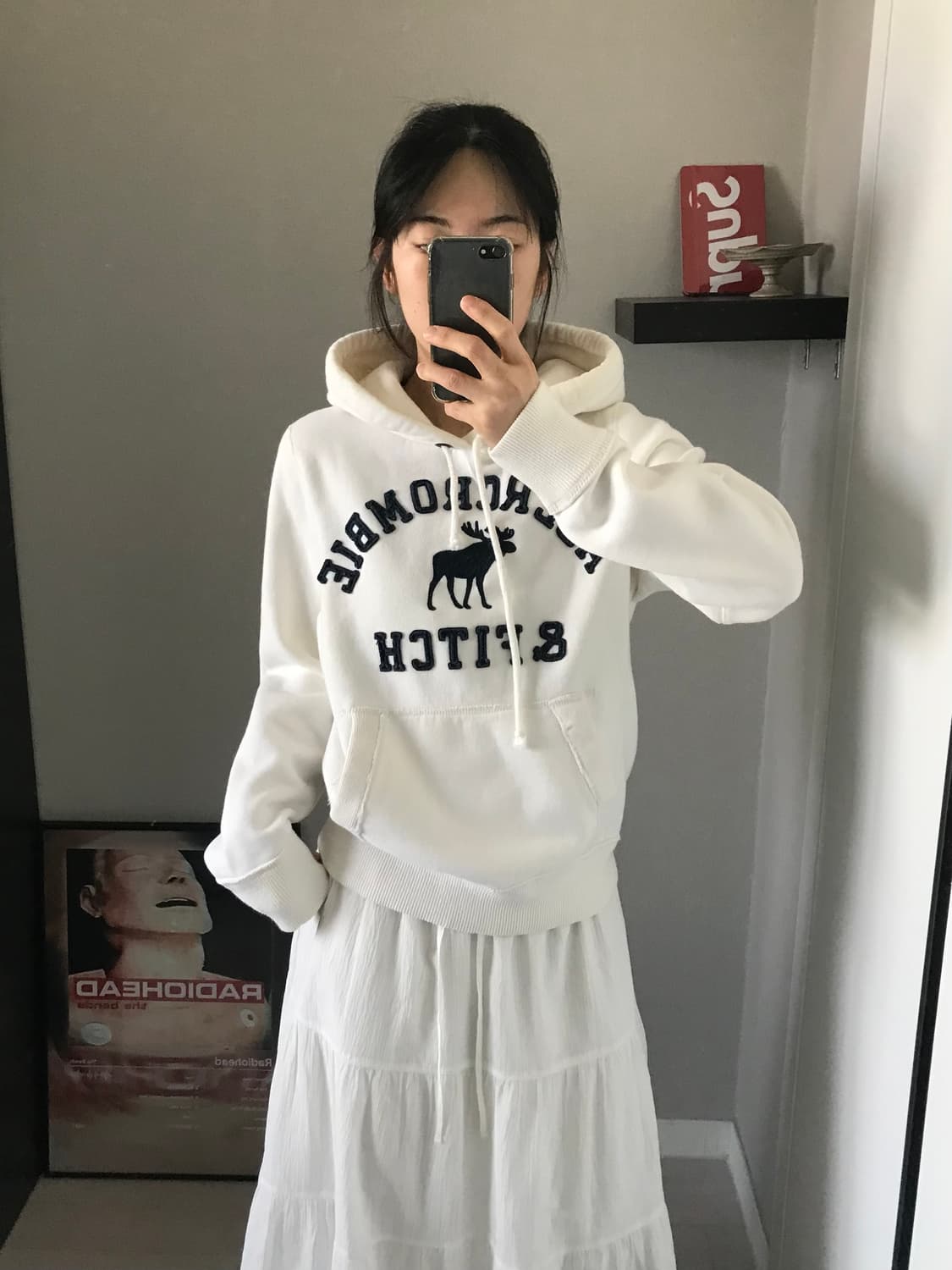 아베크롬비 중앙 자수 로고 화이트 후드티 상품이미지3