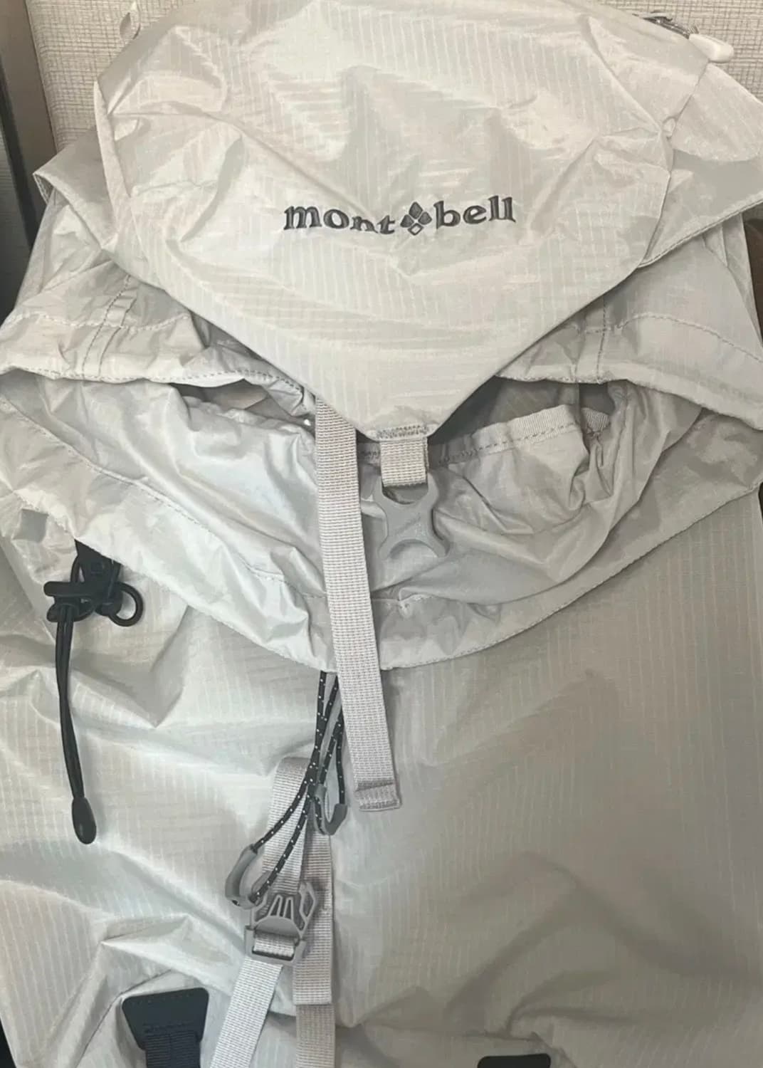 몽벨 밸런스 라이트 백팩 20L 라이트그레이 상품이미지1