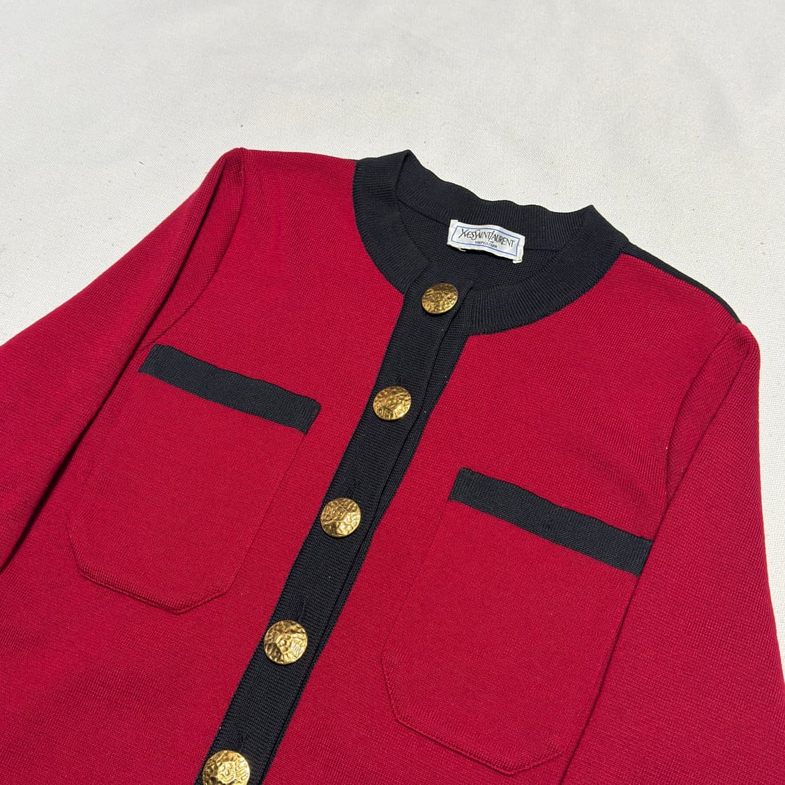 입생로랑 레드 퓨어뉴 울 골드 버튼 가디건 상품이미지1