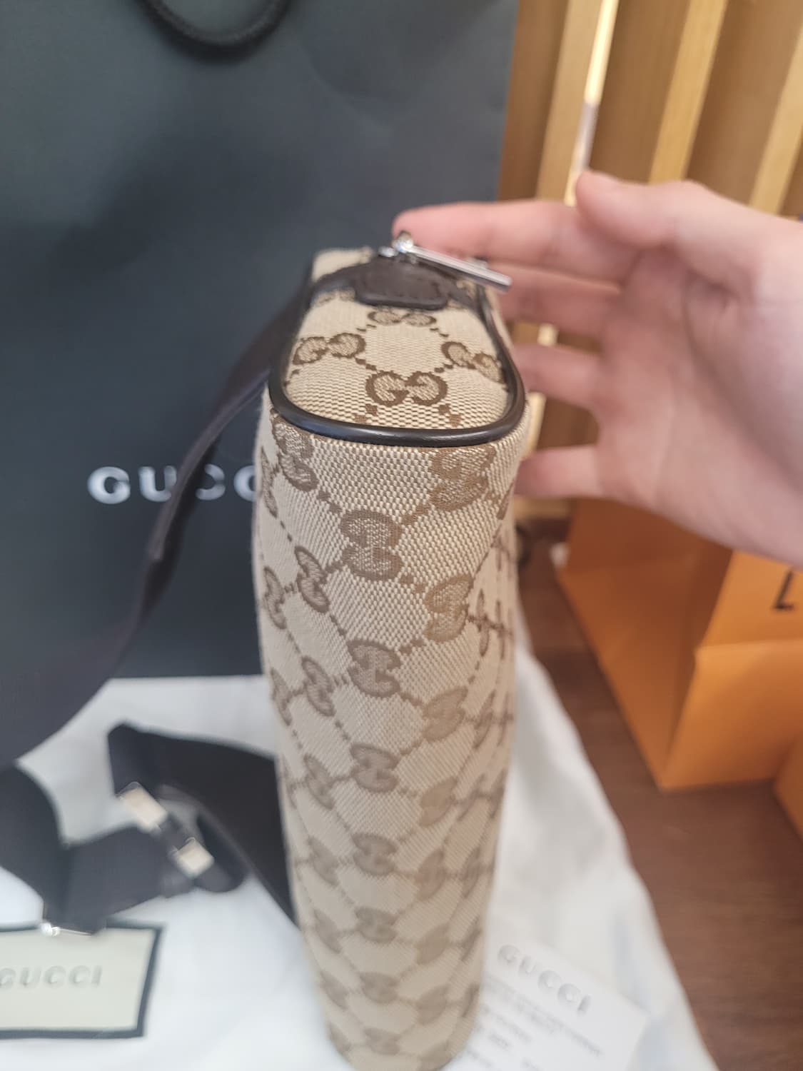 (미사용 새상품) 구찌 GG 캔버스 벨트 크로스백 상품이미지8