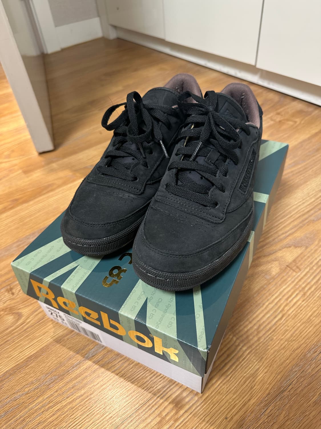 리복 클럽c 85 스웨이드 워시드 블랙 상품이미지2