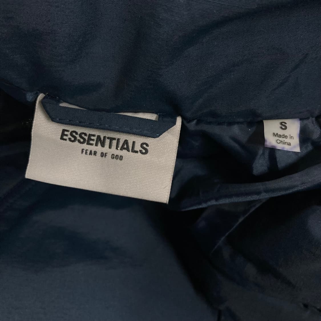 피어 오브 갓 에센셜 네이비 컬러 미니멀 푸퍼 숏 패딩 상품이미지3