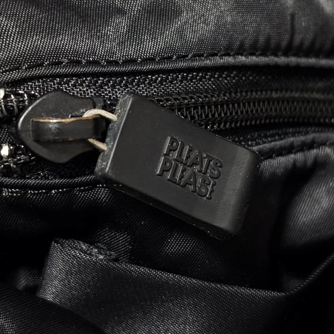 이세이미야케 플리츠 플리즈 숄더백 블랙 상품이미지5