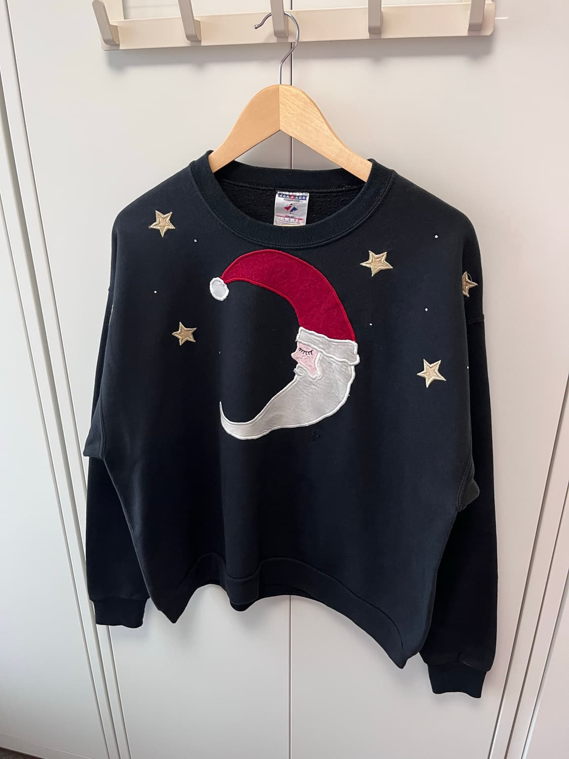 Jerzees 크리스마스 산타 자수 패치 오버핏 맨투맨 상품이미지7