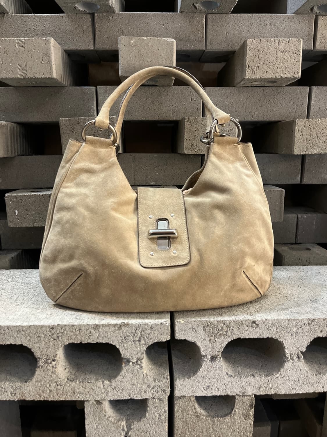 프라다 카멜 스웨이드 호보 백 상품이미지5