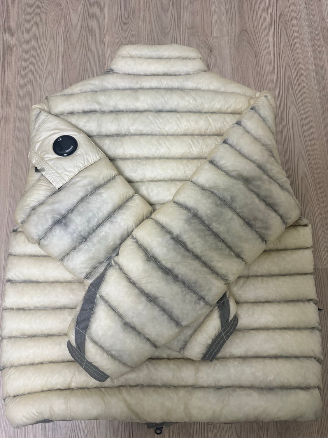 CP컴퍼니 DD쉘 다운 자켓 피스타치오 논후드 상품이미지2