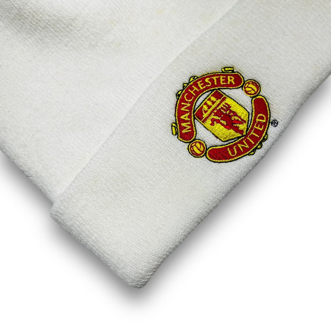 맨체스터 유나이티드 자수 로고 화이트 빈티지 비니 상품이미지2