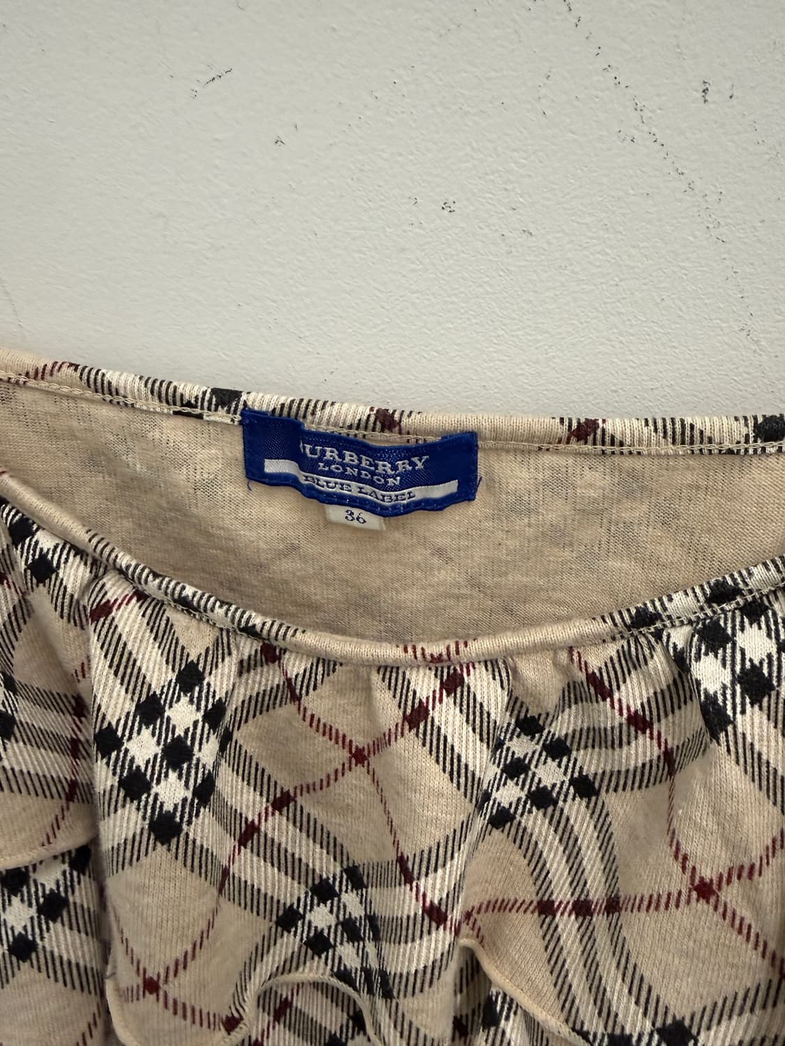 Burberry 버버리 노바체크 프릴 슬리브리스 탑 36 상품이미지3