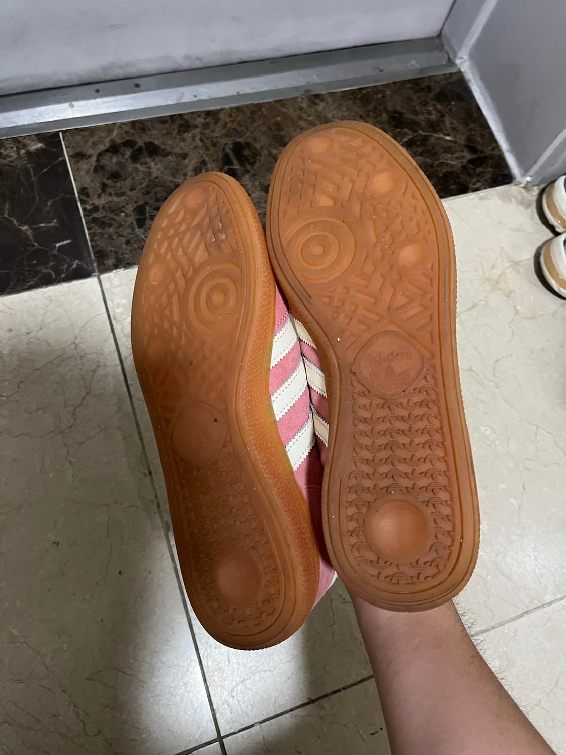 스포티앤리치 아디다스 스페지알 275 상품이미지4