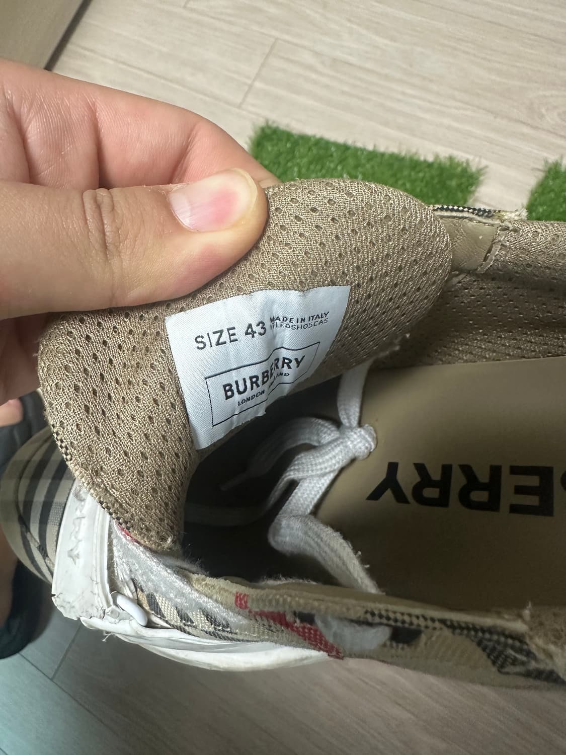 버버리 체크코튼 스니커즈 43 상품이미지4