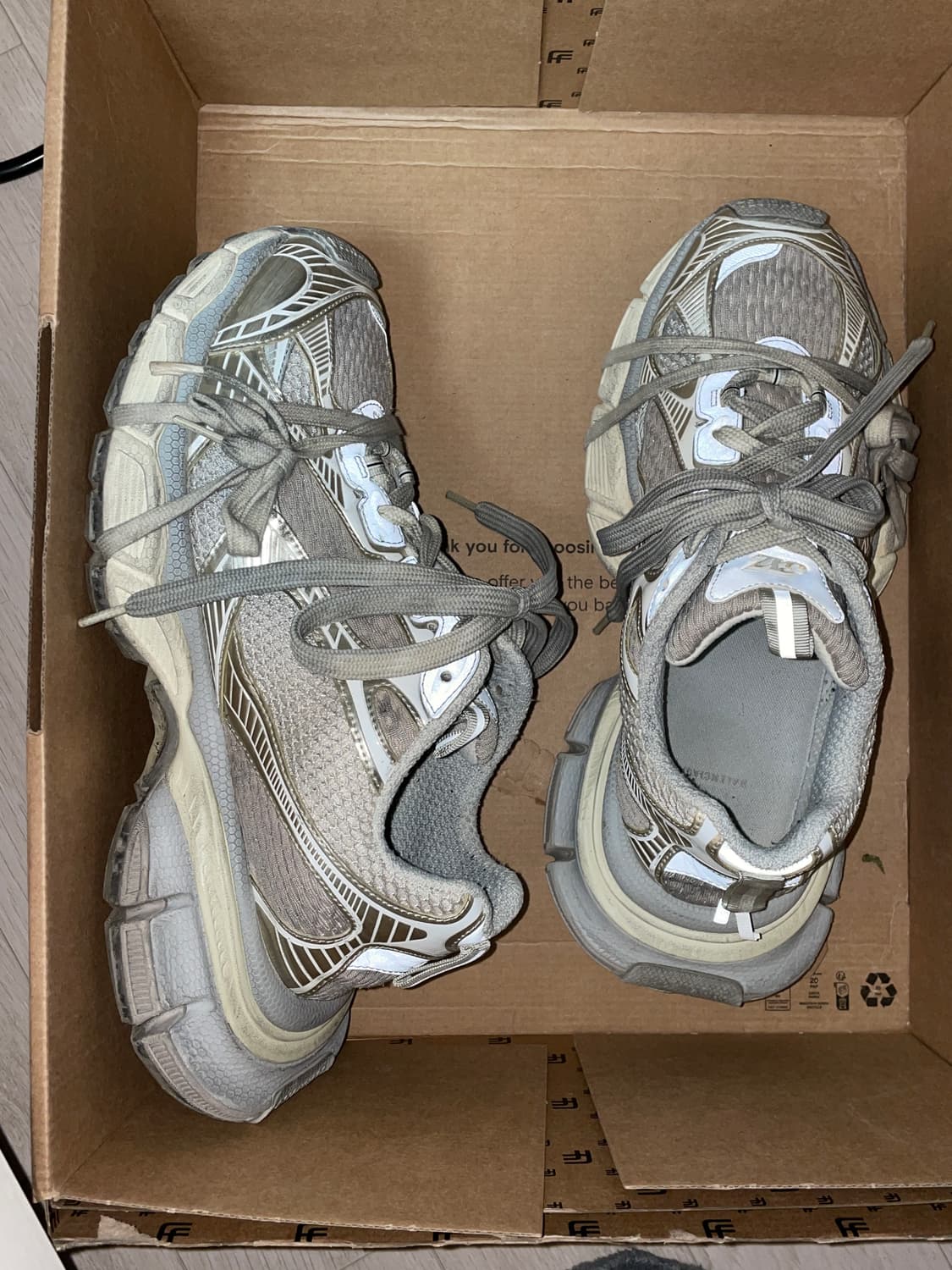 43 발렌시아가 3xl 에그쉘 4 상품이미지4