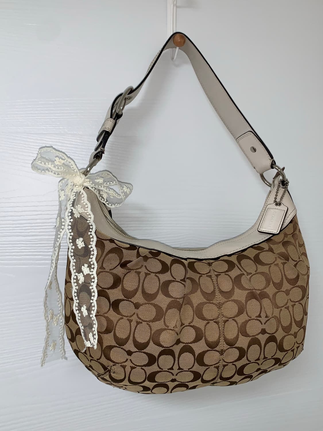 Coach withe y2k shoulder bag 상품이미지1