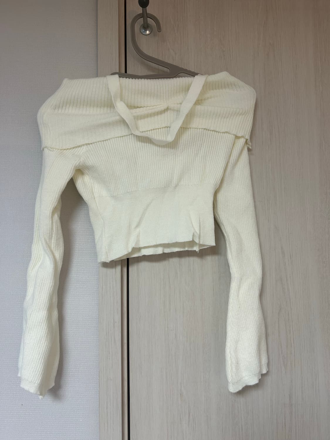 아이보리 셔링 오프숄더 상품이미지1